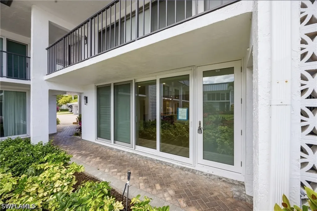 333 Harbour Drive Naples FL 34103