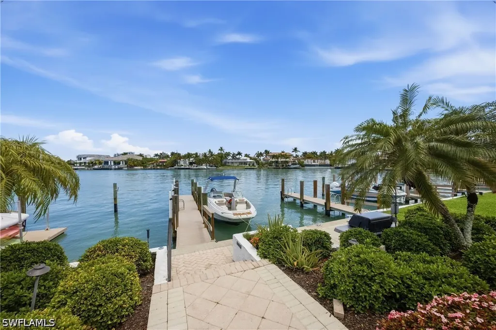 333 Harbour Drive Naples FL 34103