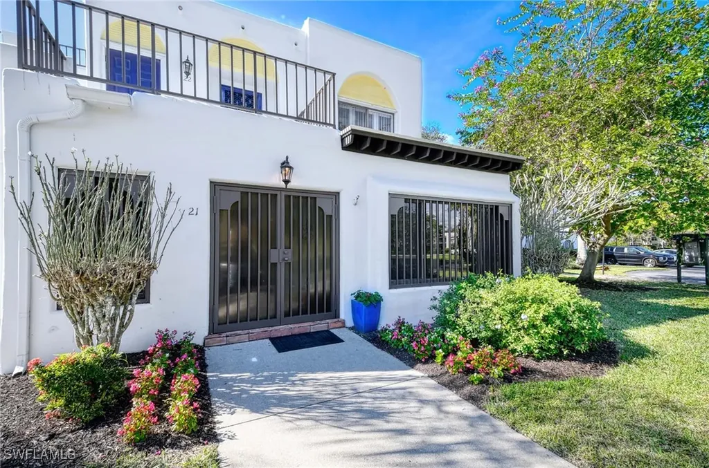 3308 Europa Drive Naples FL 34105