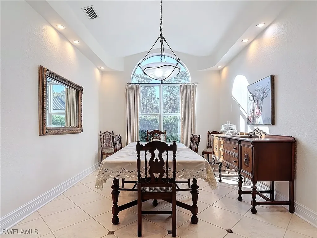 4411 Pine Ridge Road Naples FL 34119