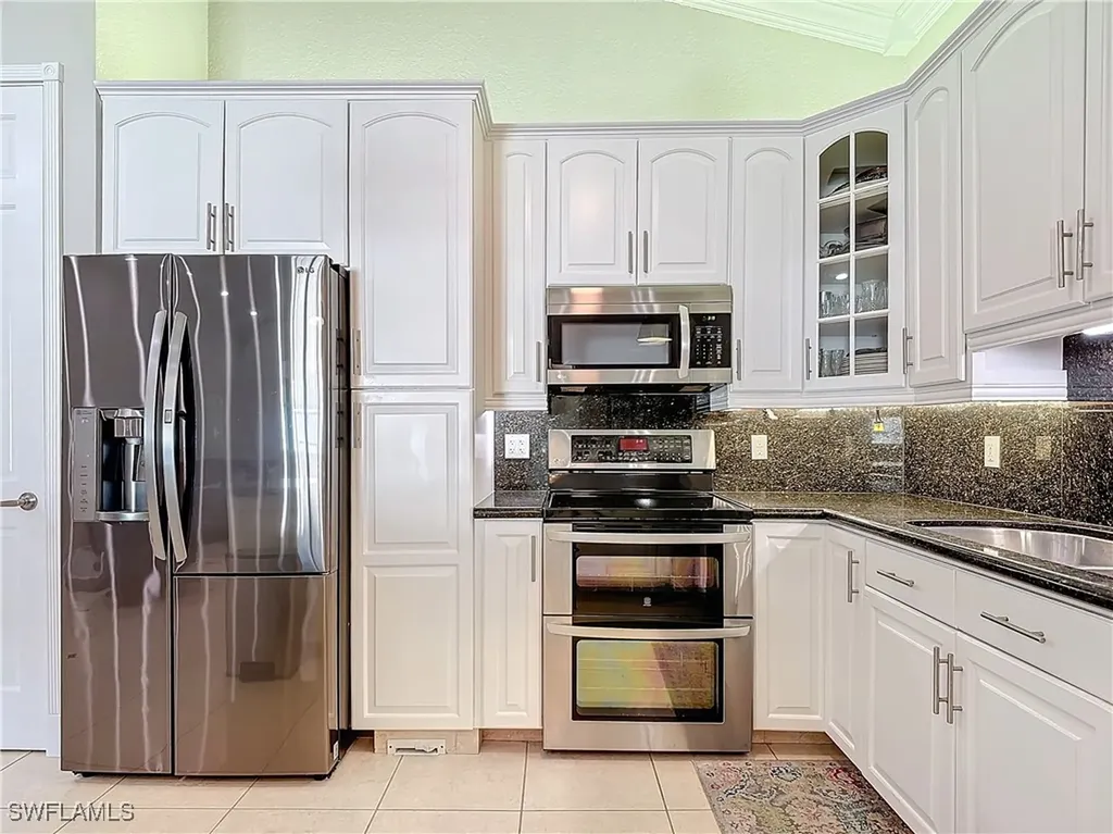 4411 Pine Ridge Road Naples FL 34119