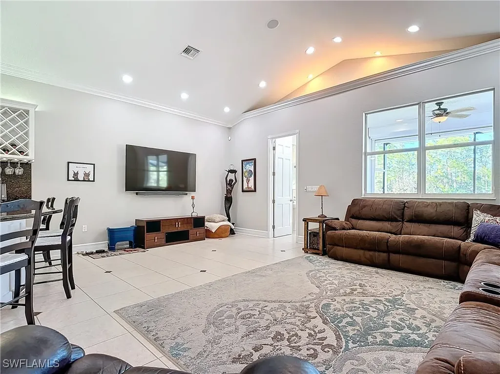 4411 Pine Ridge Road Naples FL 34119