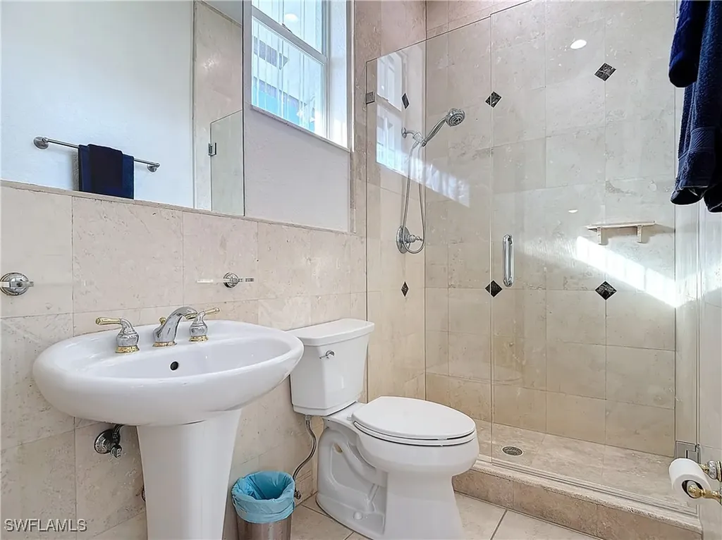 4411 Pine Ridge Road Naples FL 34119