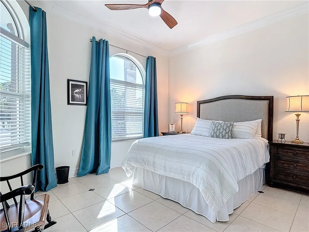 4411 Pine Ridge Road Naples FL 34119