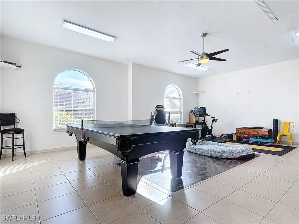 4411 Pine Ridge Road Naples FL 34119