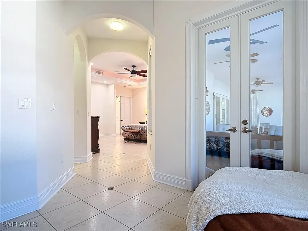 4411 Pine Ridge Road Naples FL 34119