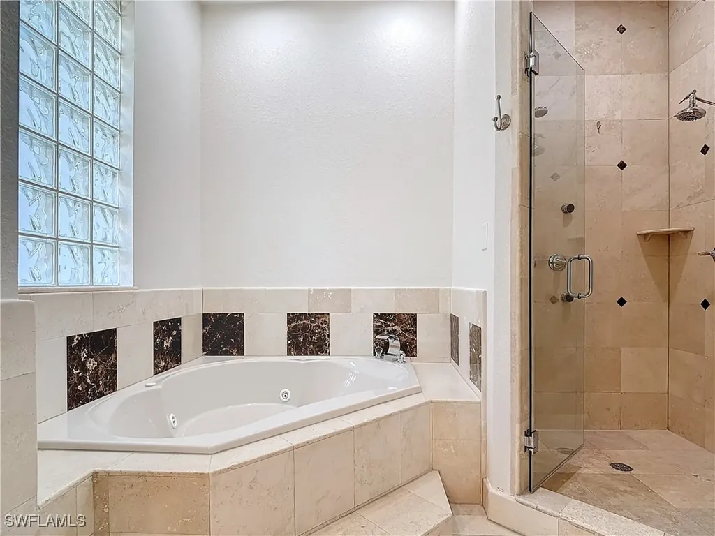 4411 Pine Ridge Road Naples FL 34119