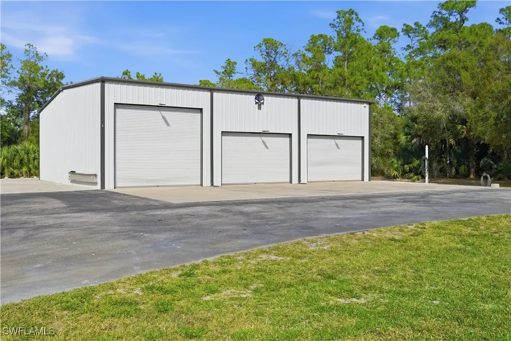 4411 Pine Ridge Road Naples FL 34119