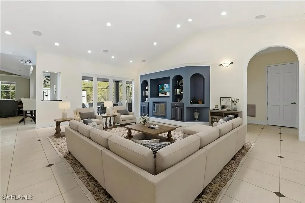 4411 Pine Ridge Road Naples FL 34119