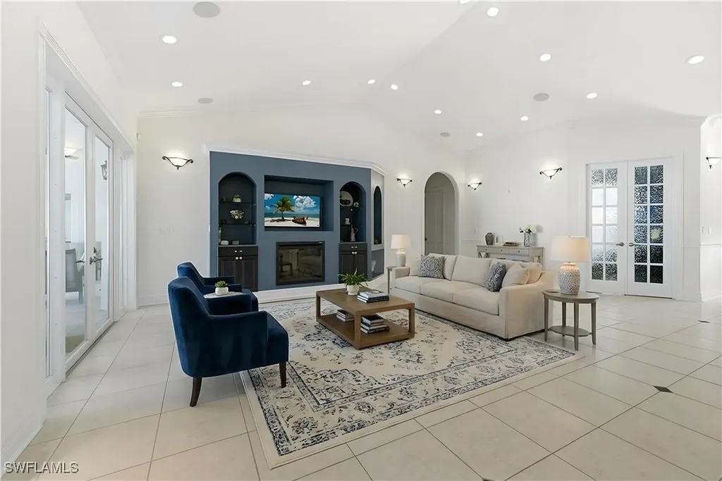 4411 Pine Ridge Road Naples FL 34119
