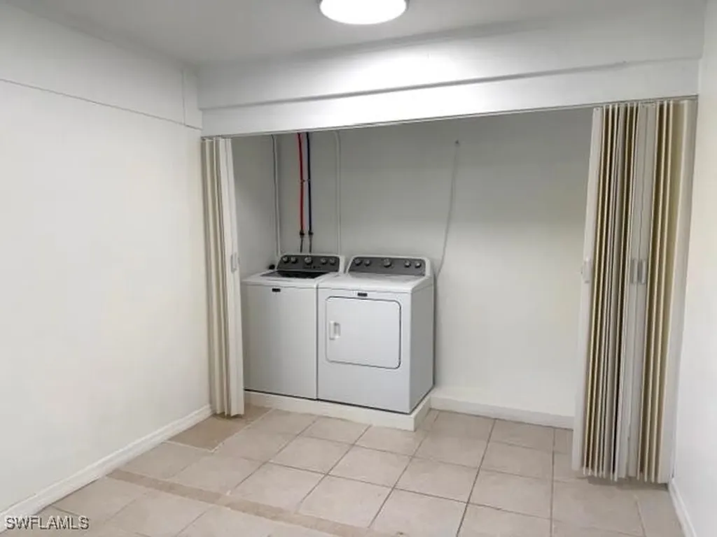585 14th Street N Naples FL 34102