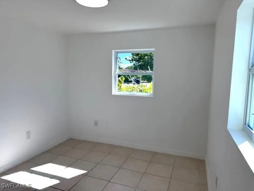 585 14th Street N Naples FL 34102