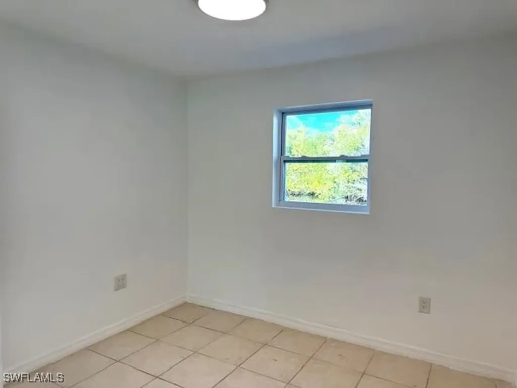585 14th Street N Naples FL 34102