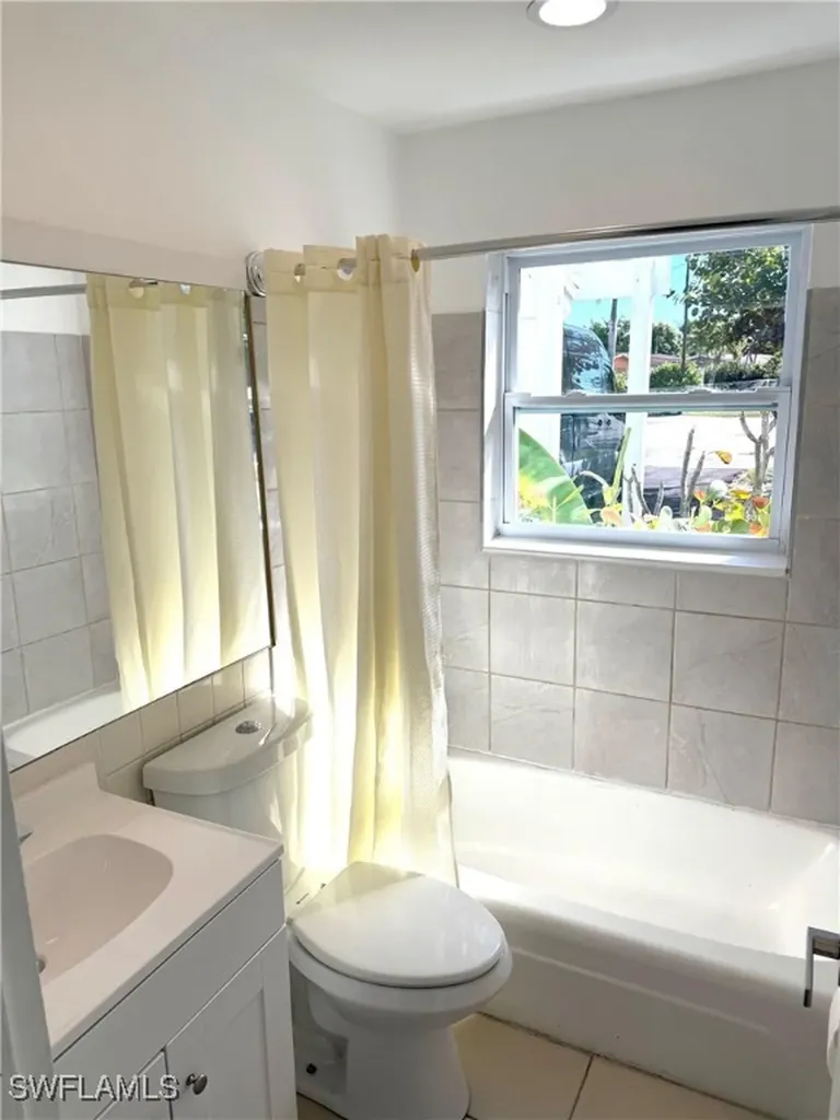 585 14th Street N Naples FL 34102