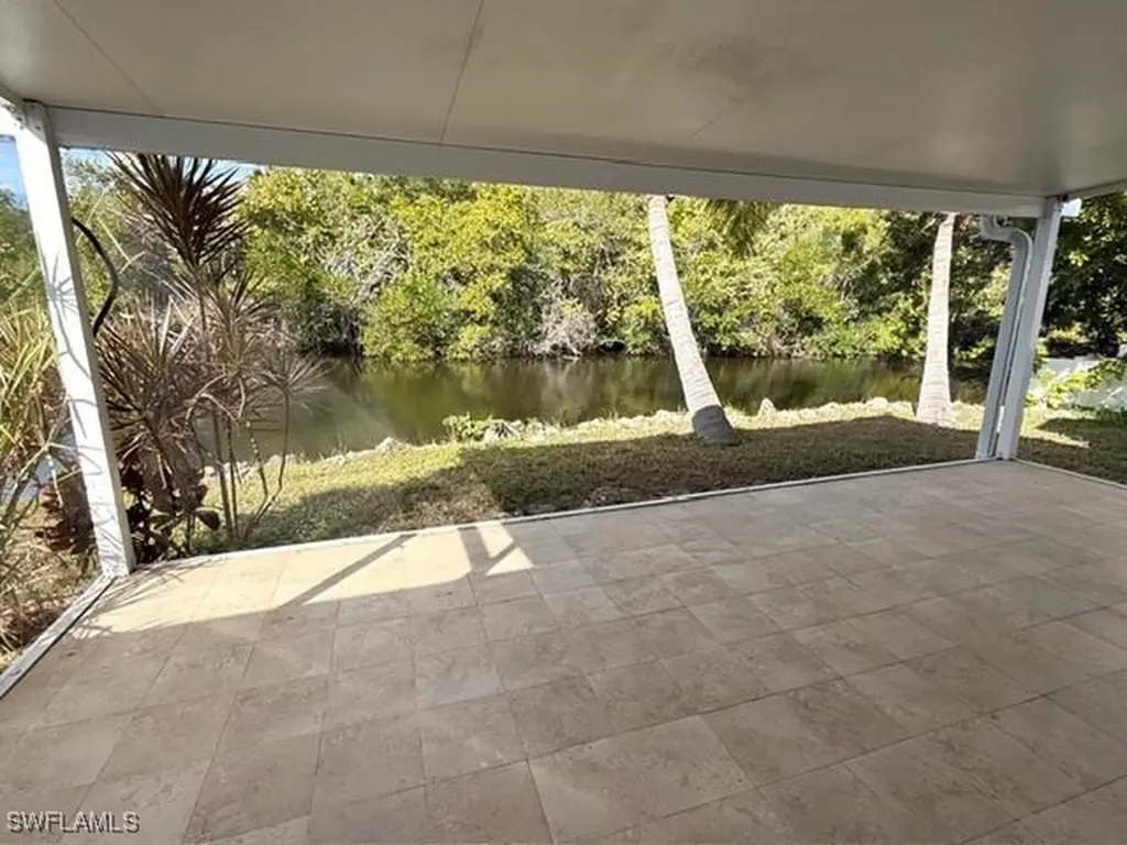 585 14th Street N Naples FL 34102