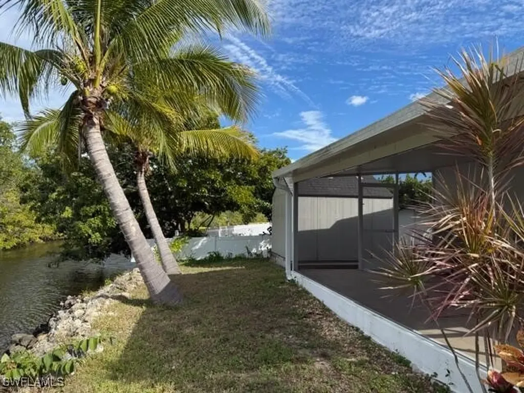 585 14th Street N Naples FL 34102