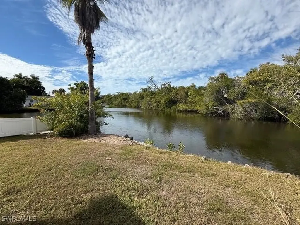 585 14th Street N Naples FL 34102