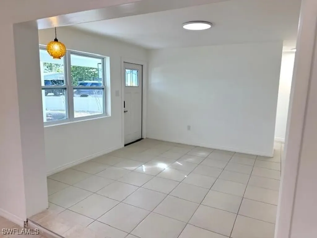 585 14th Street N Naples FL 34102