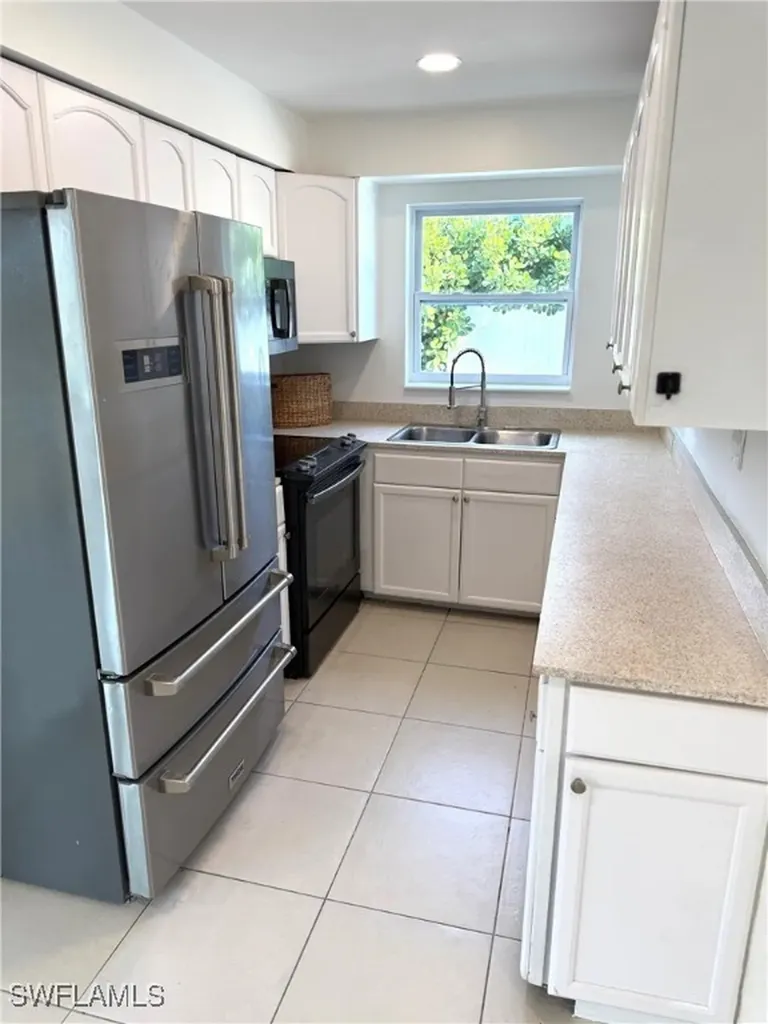 585 14th Street N Naples FL 34102