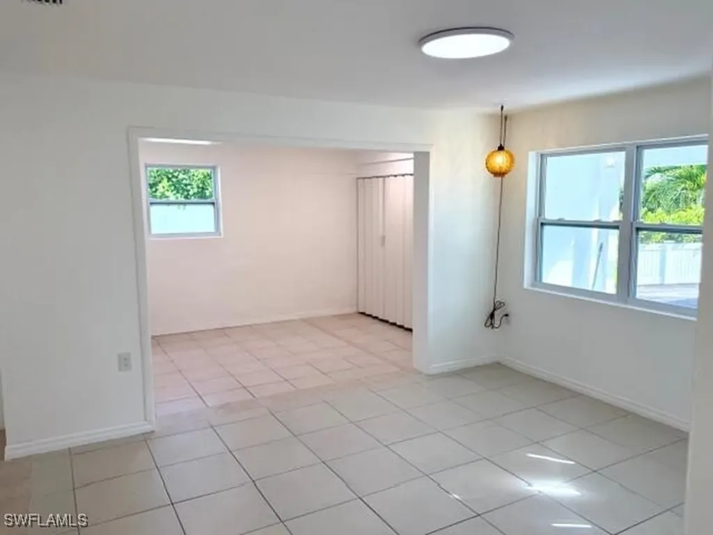 585 14th Street N Naples FL 34102