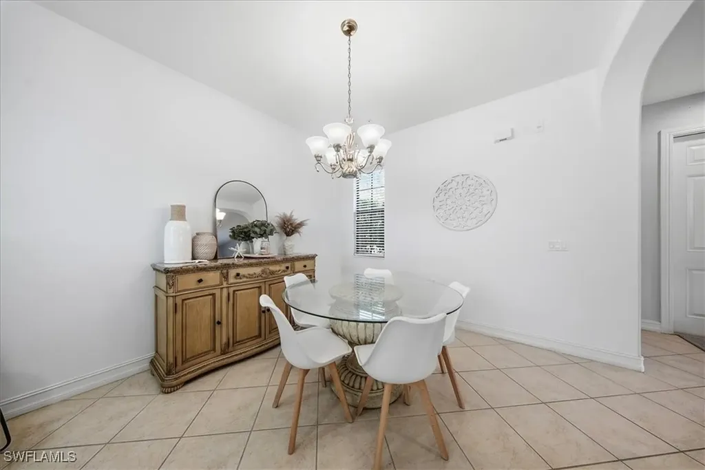 9138 Chula Vista Street Naples FL 34113