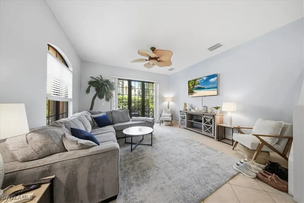 9138 Chula Vista Street Naples FL 34113