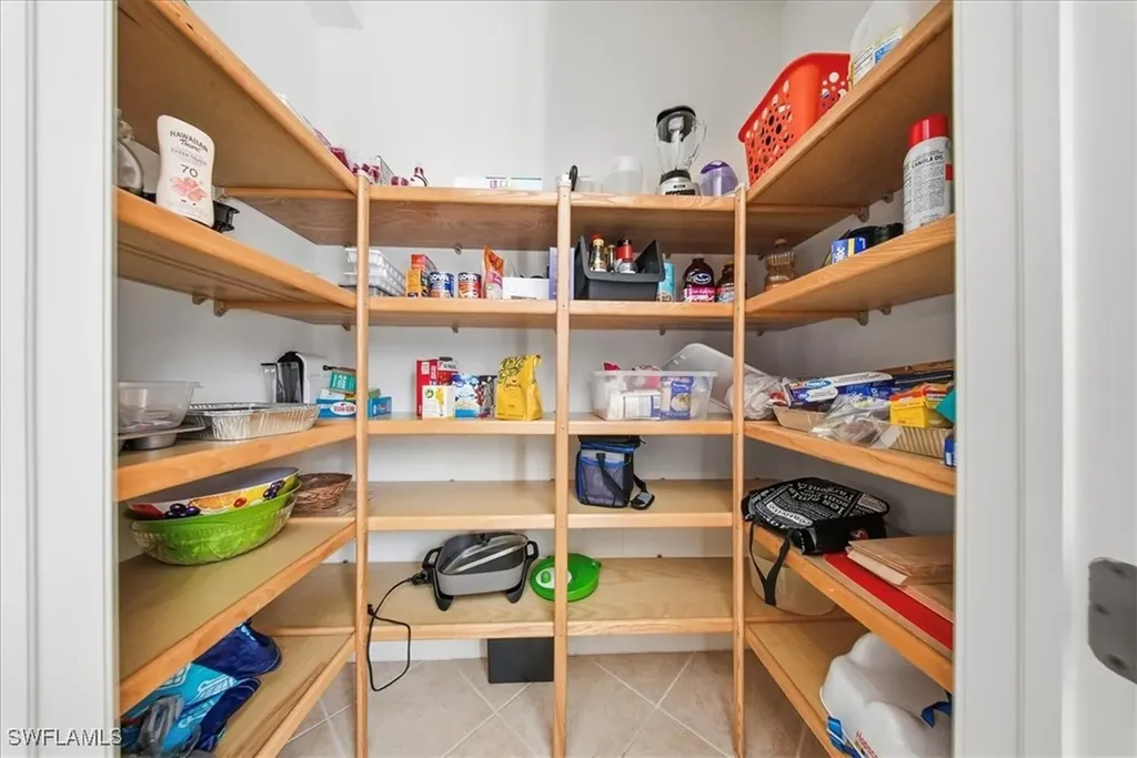 9138 Chula Vista Street Naples FL 34113