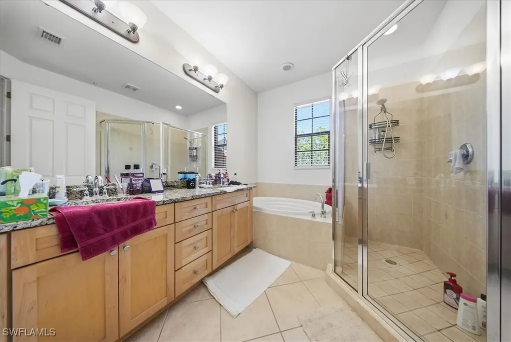 9138 Chula Vista Street Naples FL 34113