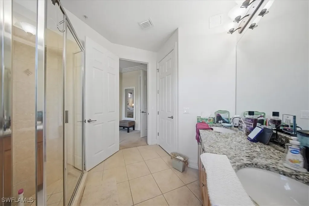 9138 Chula Vista Street Naples FL 34113