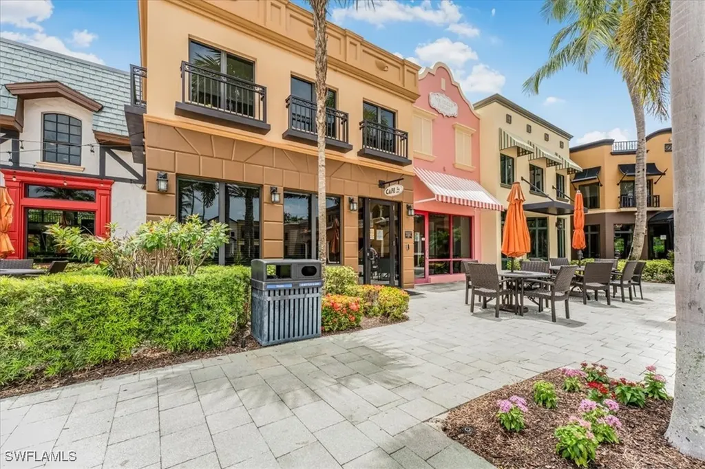 9138 Chula Vista Street Naples FL 34113