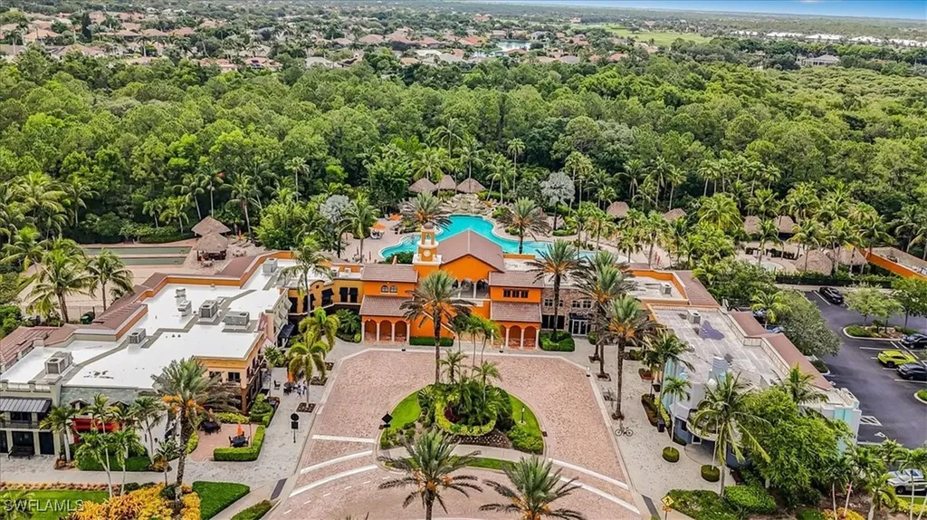 9138 Chula Vista Street Naples FL 34113