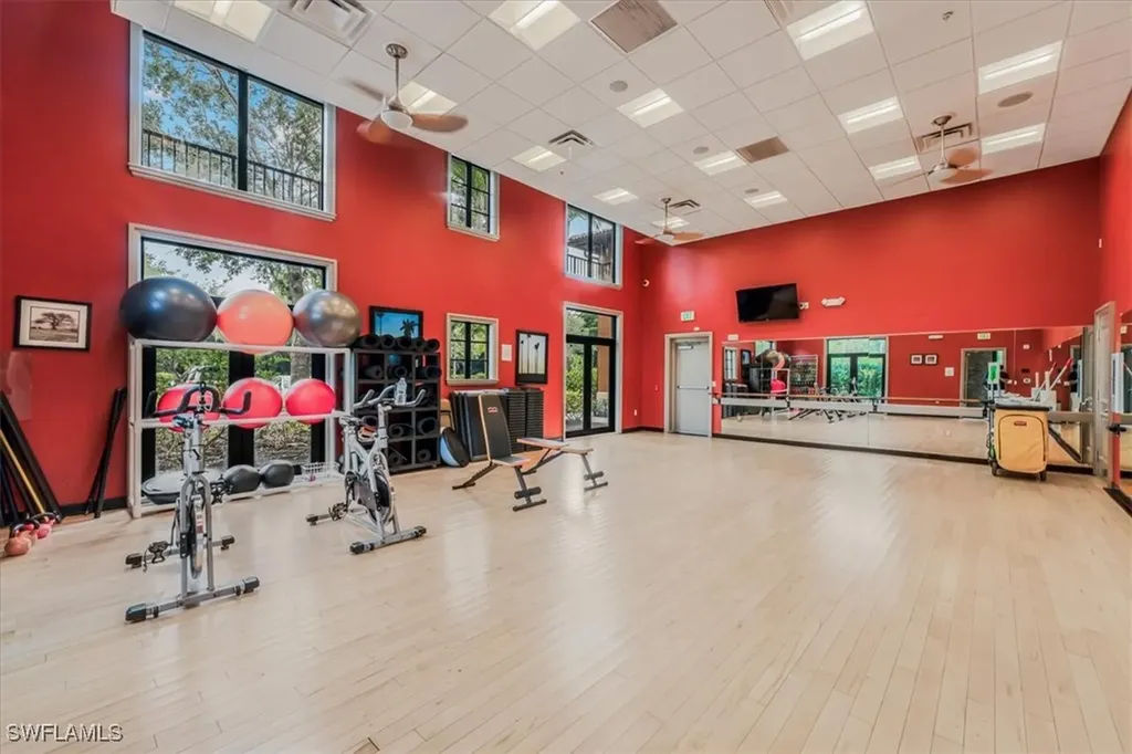 9138 Chula Vista Street Naples FL 34113