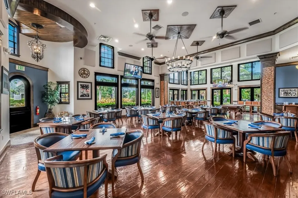 9138 Chula Vista Street Naples FL 34113