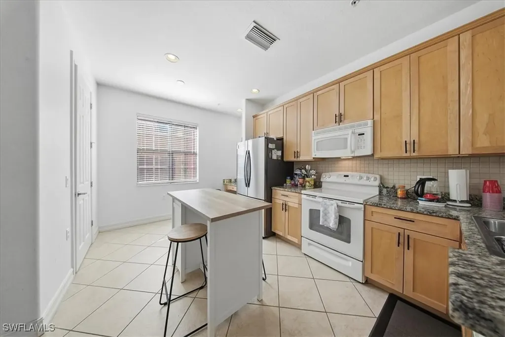 9138 Chula Vista Street Naples FL 34113