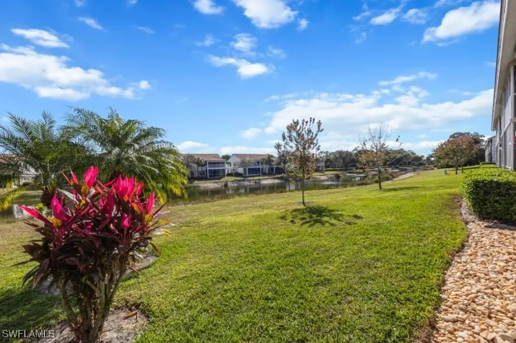 650 Saratoga Circle Naples FL 34104