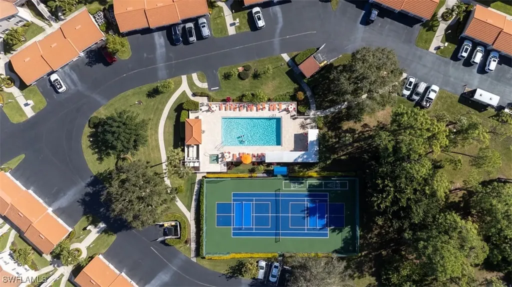 650 Saratoga Circle Naples FL 34104