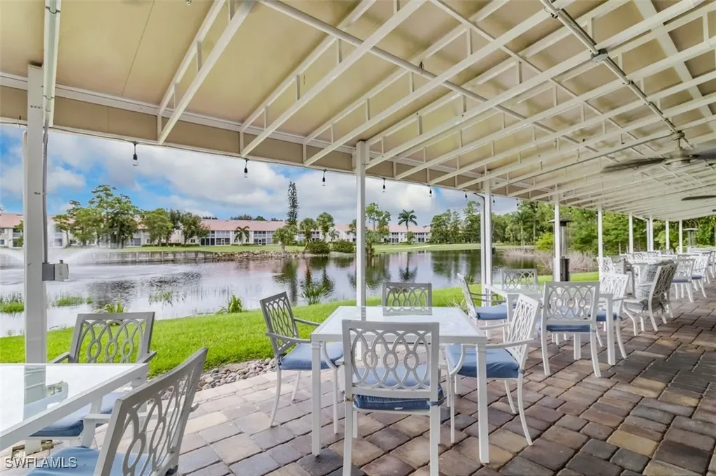 650 Saratoga Circle Naples FL 34104