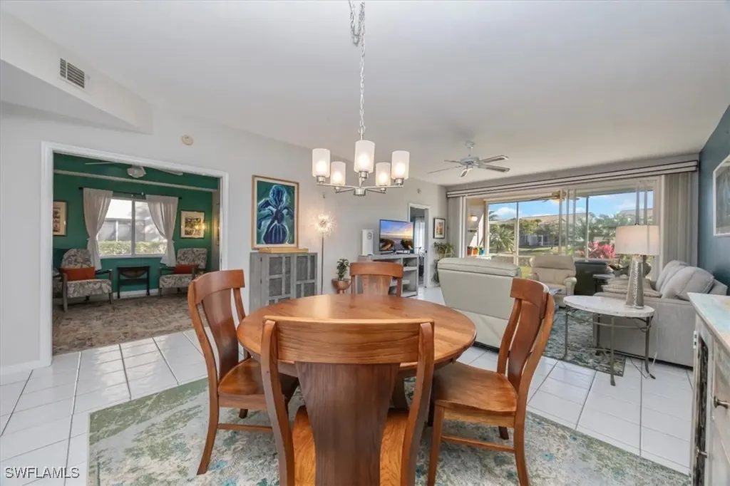 650 Saratoga Circle Naples FL 34104