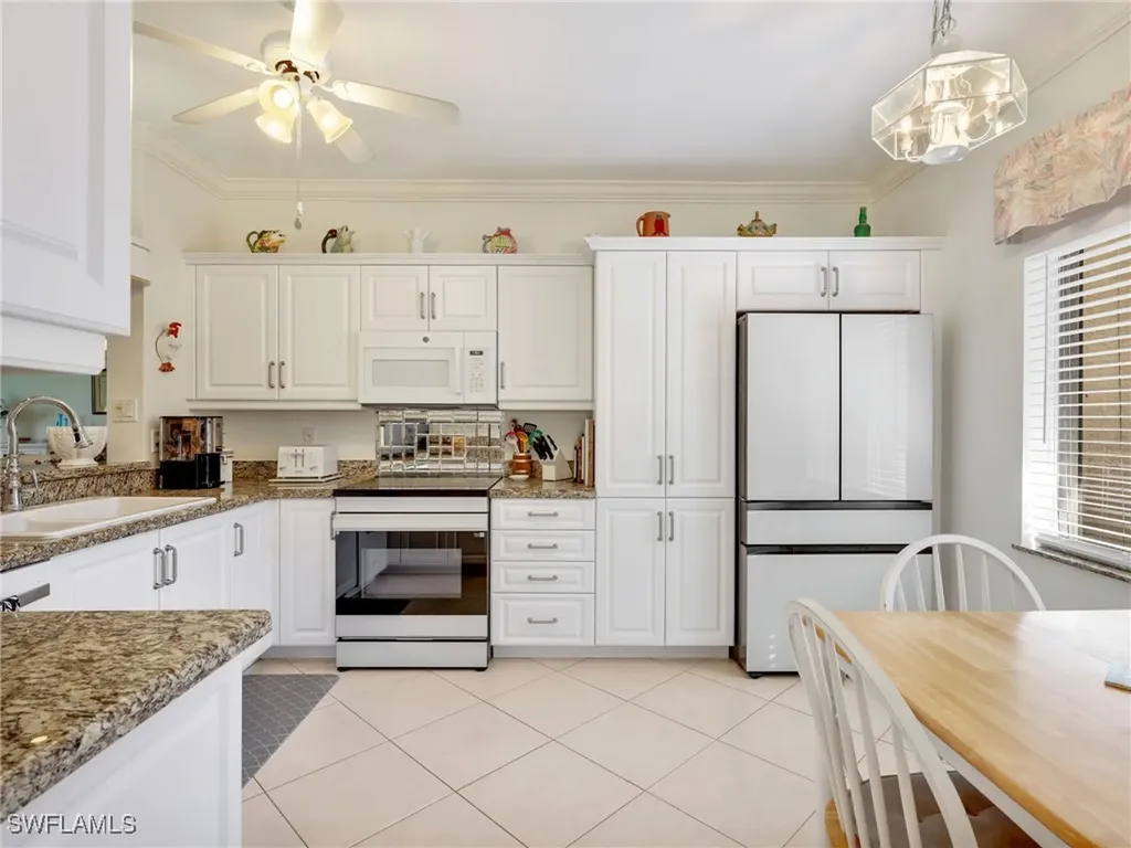 725 Saratoga Circle Naples FL 34104