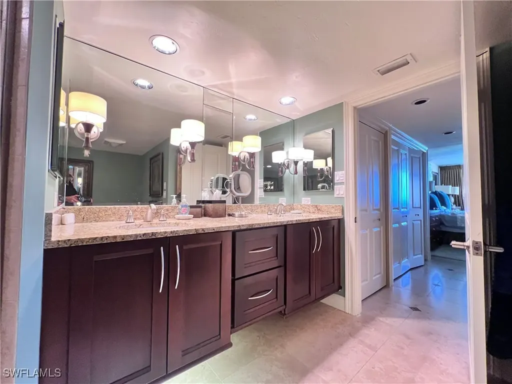 5601 Turtle Bay Drive W Naples FL 34108-2746