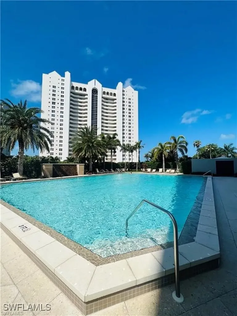 5601 Turtle Bay Drive W Naples FL 34108-2746