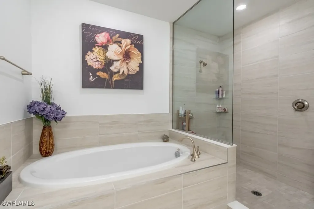 16347 Viansa Way Naples FL 34110