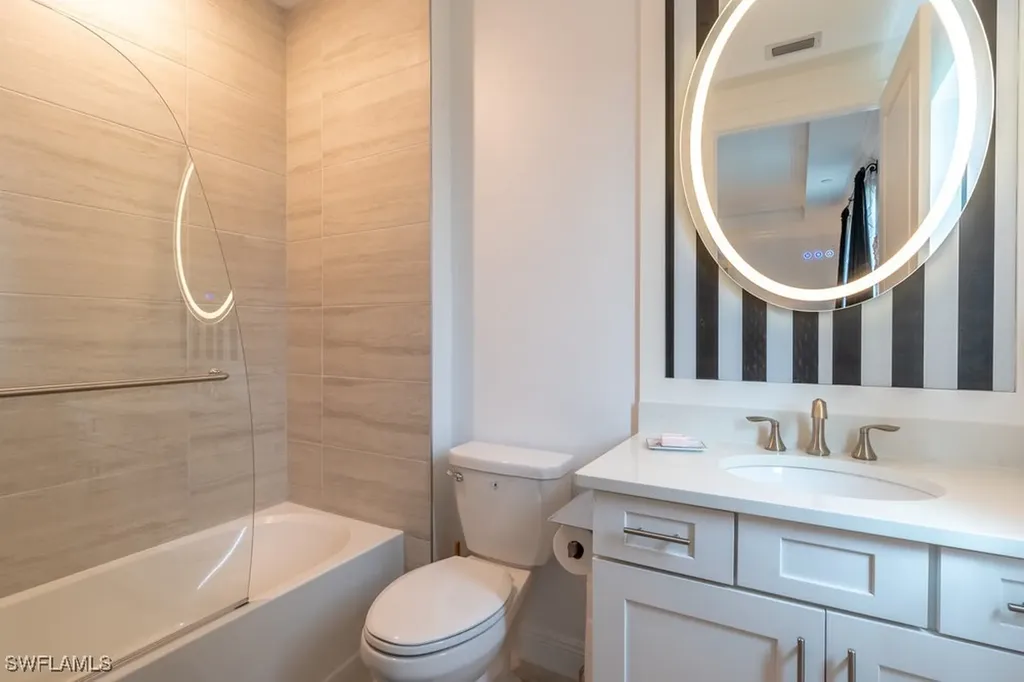 16347 Viansa Way Naples FL 34110