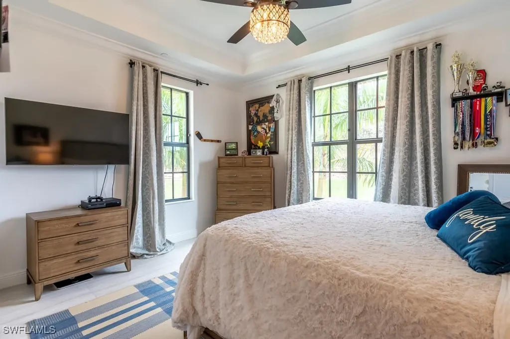 16347 Viansa Way Naples FL 34110