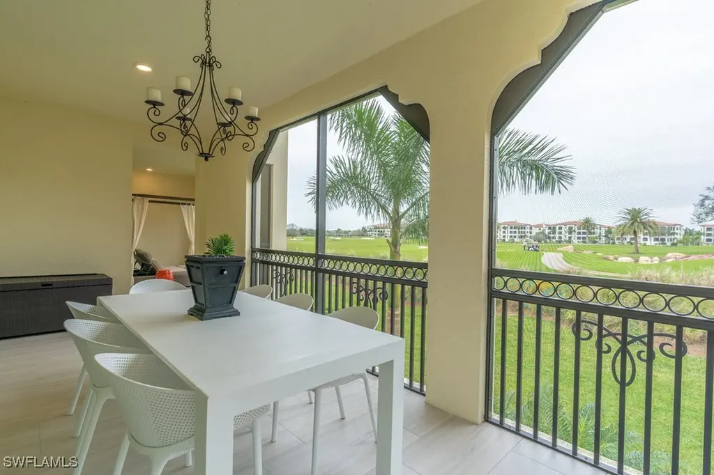 16347 Viansa Way Naples FL 34110