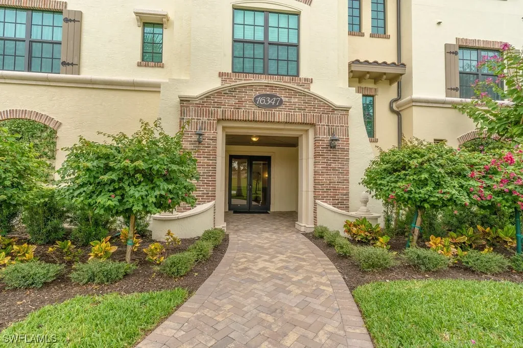 16347 Viansa Way Naples FL 34110