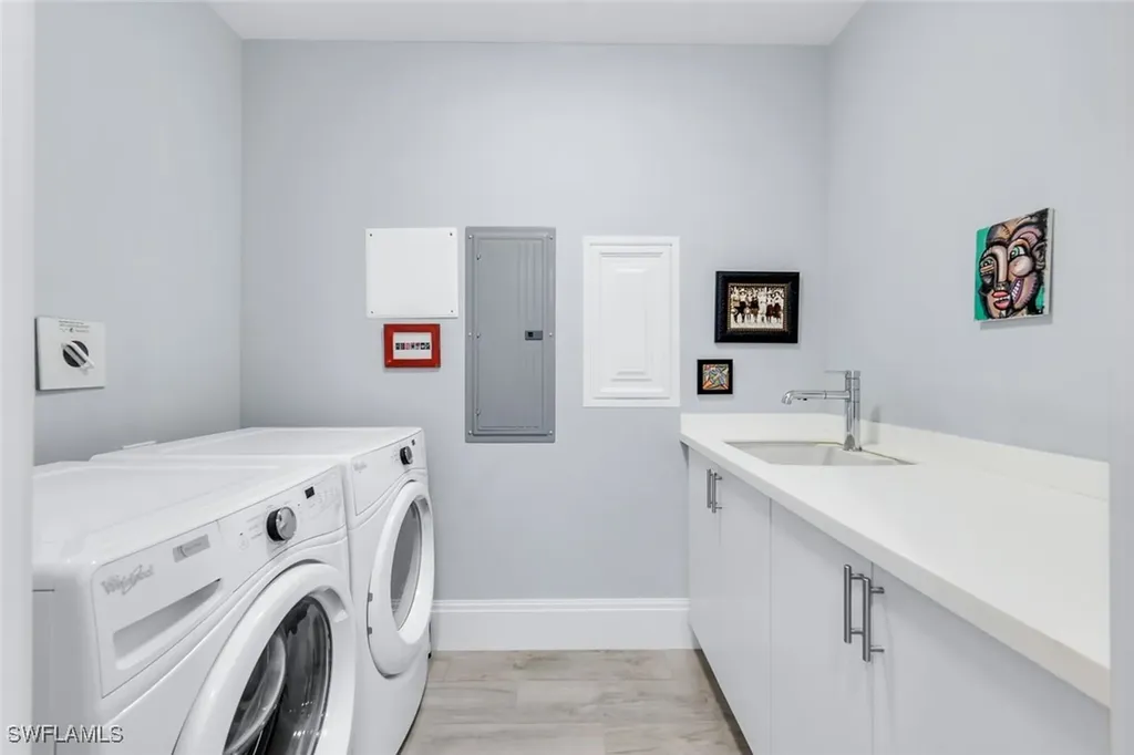 1035 3rd Avenue S Naples FL 34102