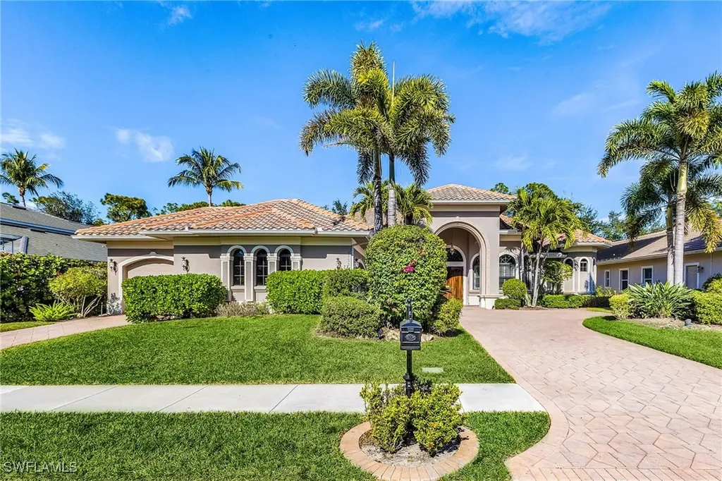 1733 Supreme Court Naples FL 34110