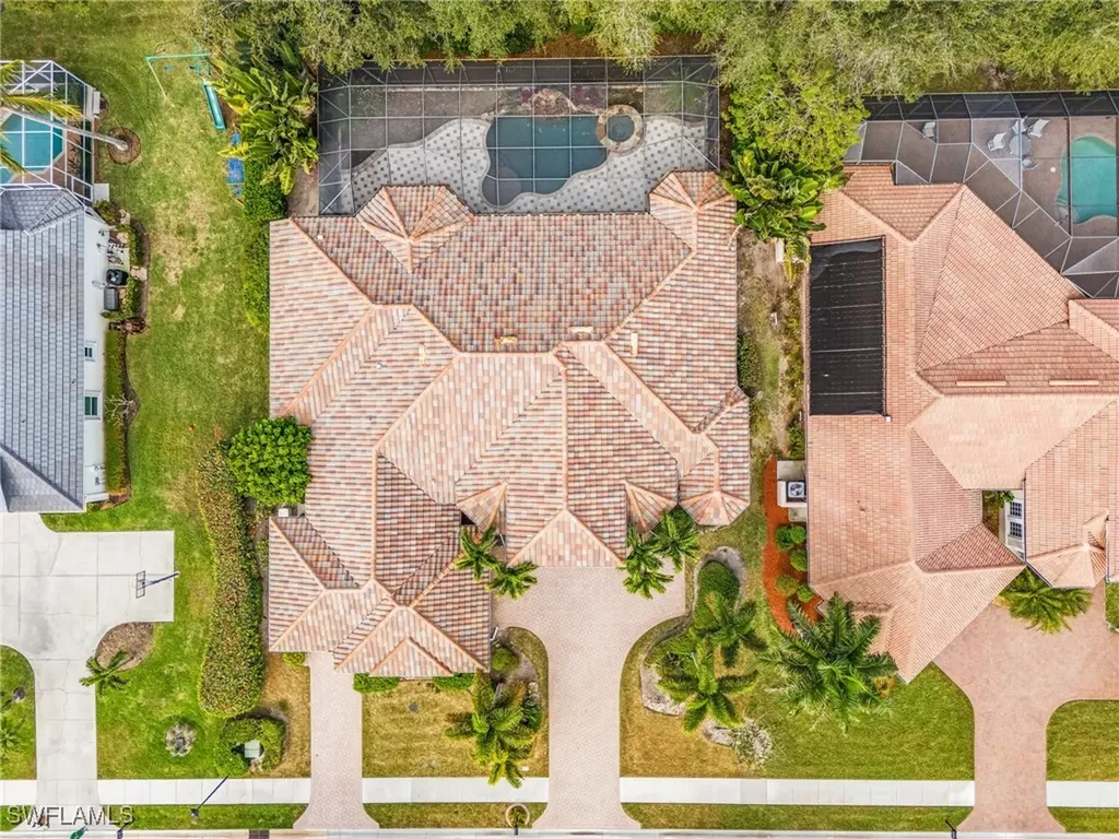 1733 Supreme Court Naples FL 34110