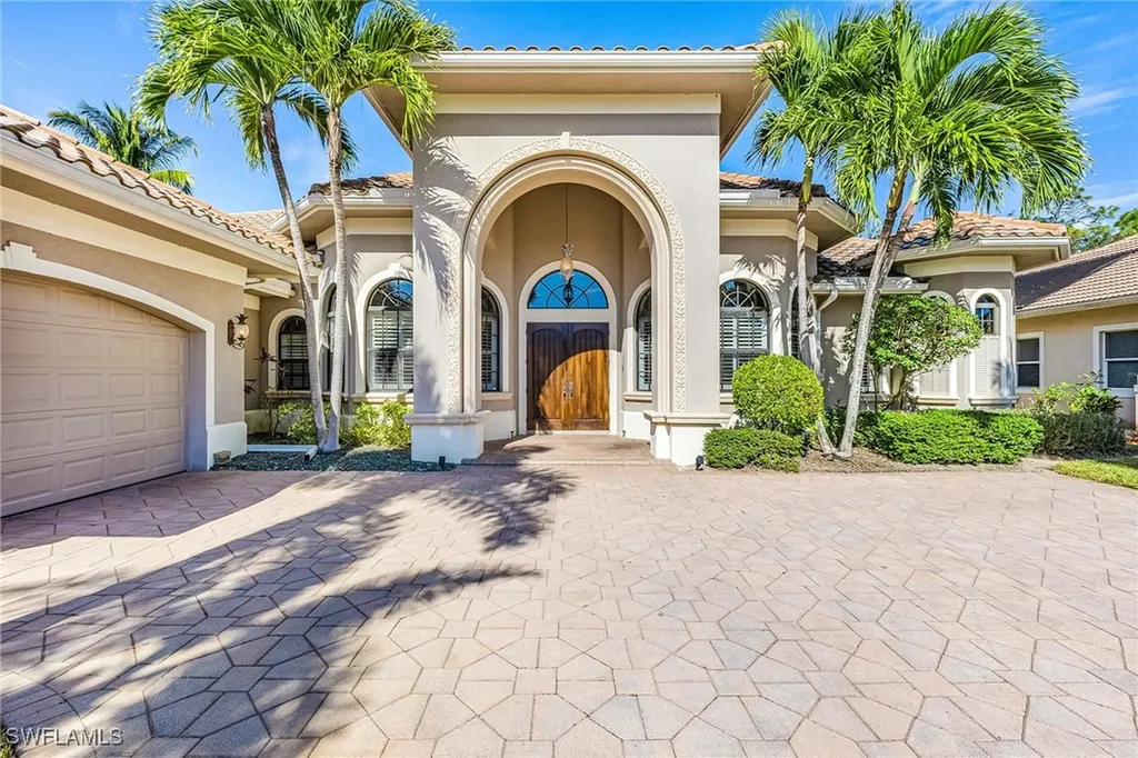 1733 Supreme Court Naples FL 34110